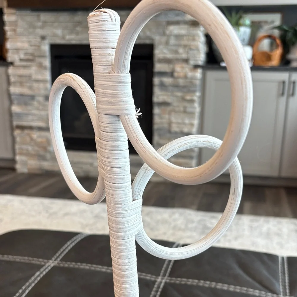 Wicker 3 Towel Holder Stand Shabby Cottage Core Bathroom VTG 15.5” White Rattan